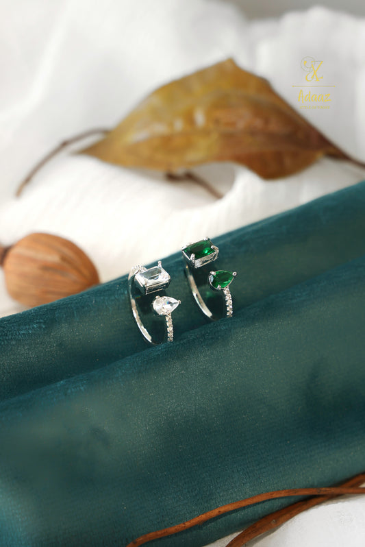 Stylish Emerald Green Pear & Princess cut Ring