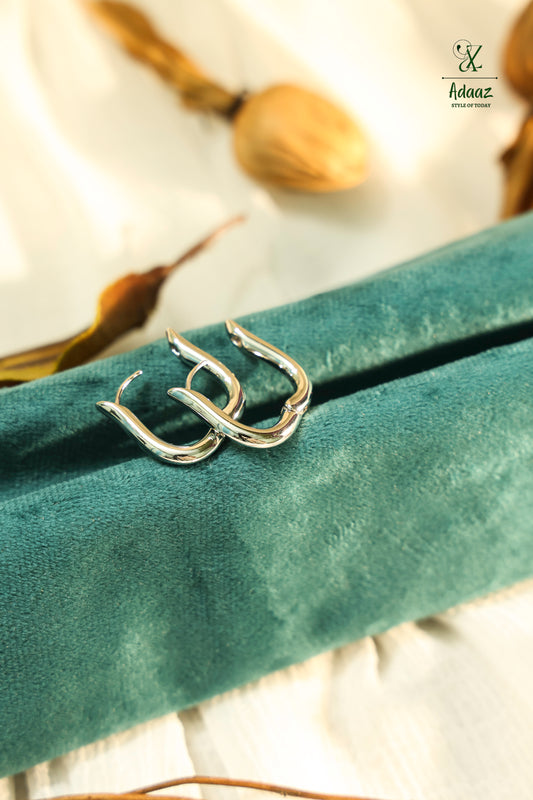 U-Curve Shape Geometric Hoop Hugging Earring - Silver