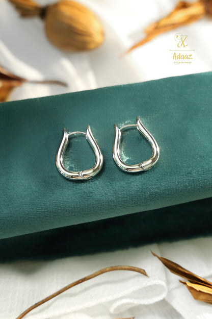 U-Curve Shape Geometric Hoop Hugging Earring - Silver