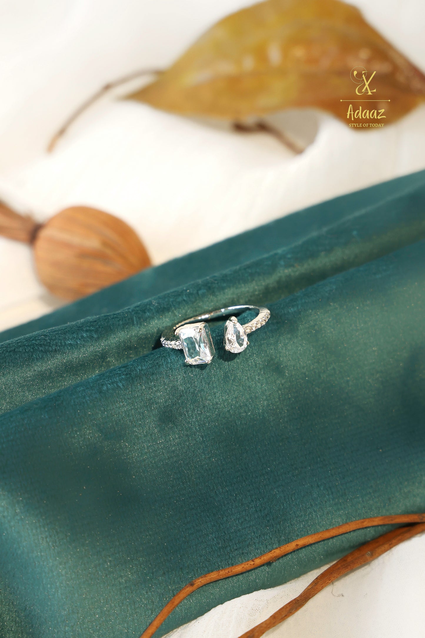 Stylish Anti-Tarnish Pear & Princess cut Ring - White
