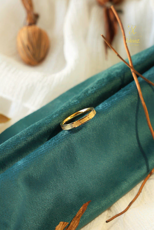 Classic Anti-Tarnish Roman Letter Sleek Gold-Plated Band Ring